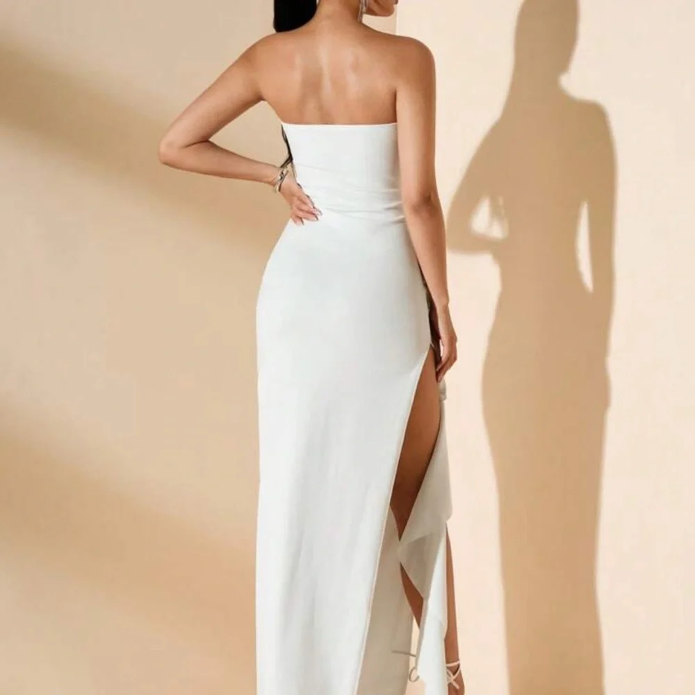 Strapless white dress with leg slit - Picture 7 of 7